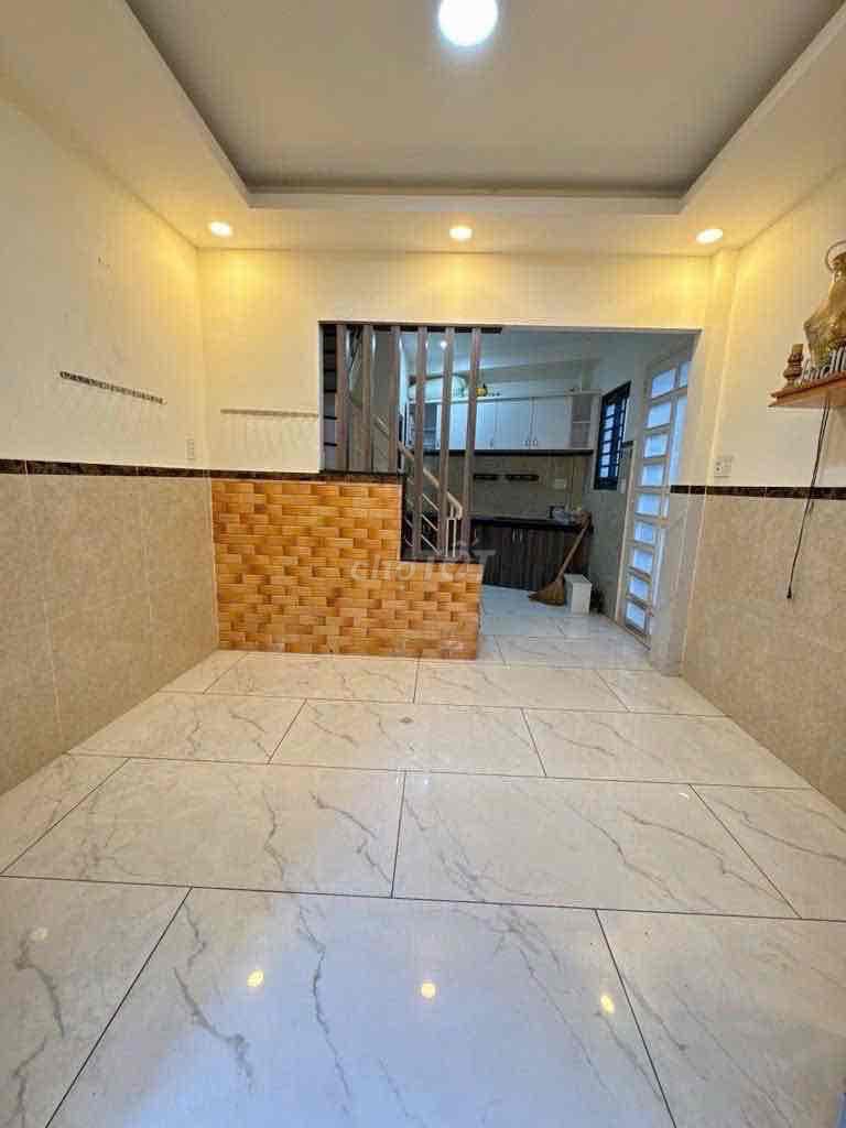 NHÀ NHỎ GIÁ RẺ ĐÓN TẾT-NGAY NGAC TƯ HÀNG XANH CẠNH 5 TRƯỜNG ĐẠI HỌC 3,
