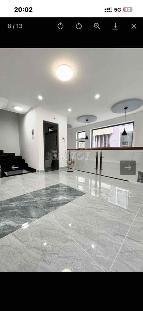 Trần Quang Diệu và Lê Văn Sỹ. Lô góc hẻm 4m. Dt 56 m2, 5 tầng. Ngang 6