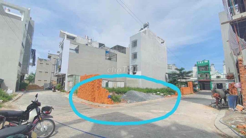 42m - Hẻm oto - Sát mặt tiền