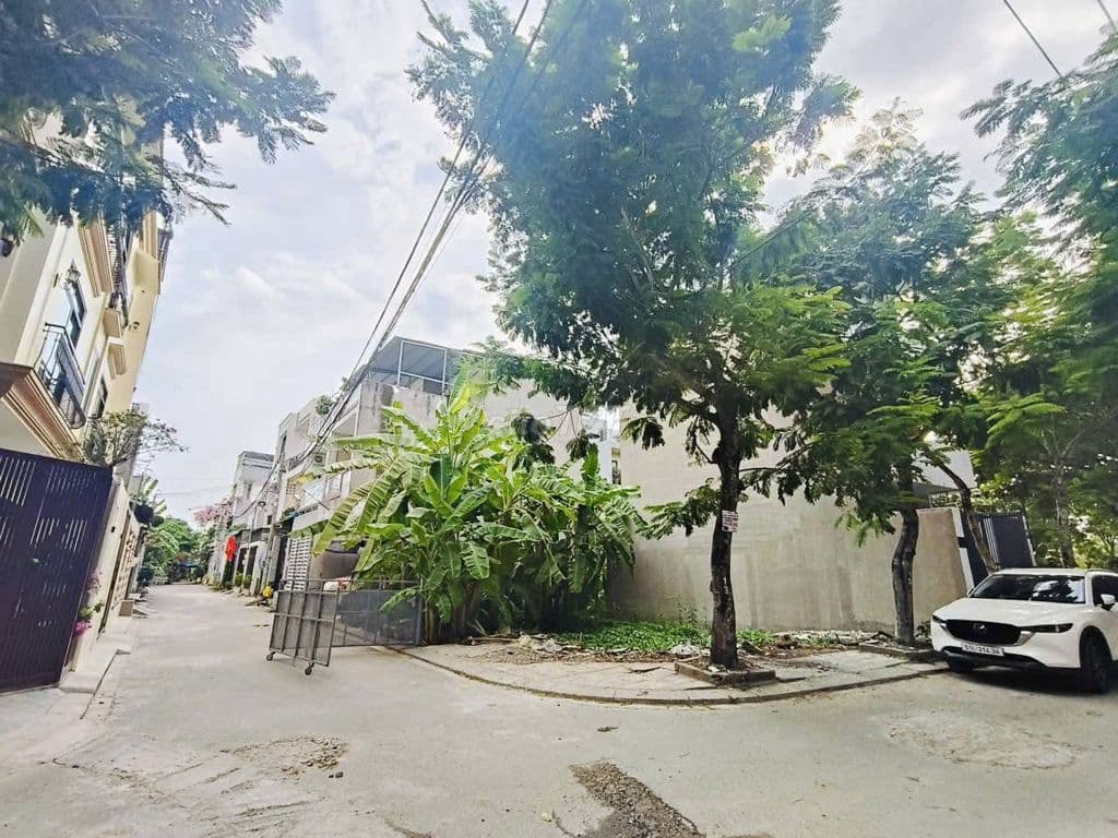 BÁN NỀN GÓC 2 MT - HẺM 74 ĐƯỜNG 8 - CẠNH KĐT ĐÔNG TĂNG LONG