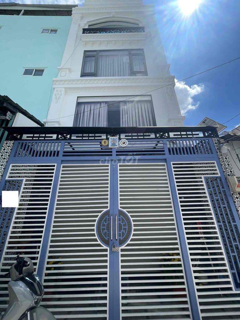 NHÀ PHỐ HIỆN ĐẠI VỊ TRÍ ĐẸP GẦN PHÚ MỸ HƯNG - HẺM 3,5M HUỲNH TẤN PHÁT