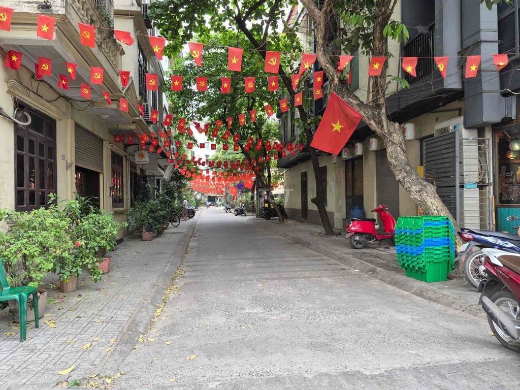 CHÍNH CHỦ CẦN BÁN NHÀ Ở PHỐ HOÀNG VĂN THÁI ^ 40m ^ OTO ĐỖ CỬA