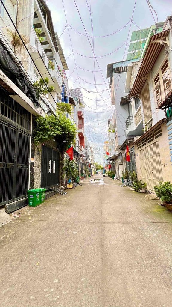nhà đẹp ngay chung cư Thạnh Lộc- đường thông 7m - Ảnh 2