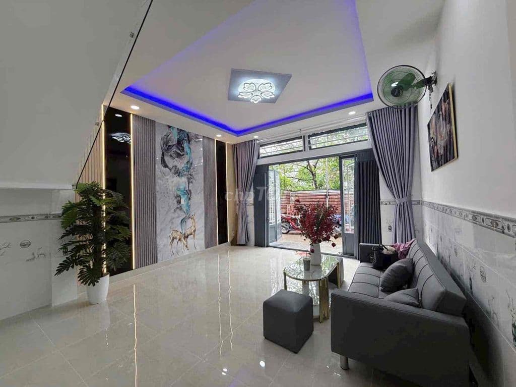 chính chủ bán nhà ngay ngã tư ga. 4,5x13 - Ảnh 2
