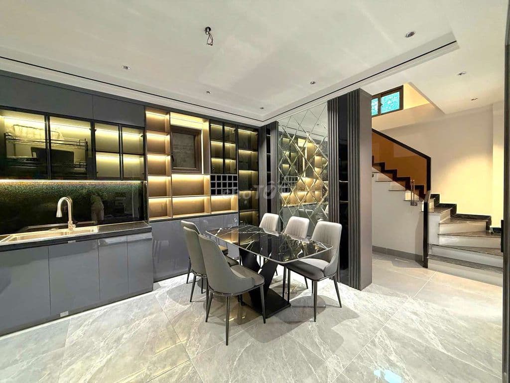 Bán nhà 6 tầng ngõ 87 phố cổ linh, Long biên full nội thất, Gần aeon