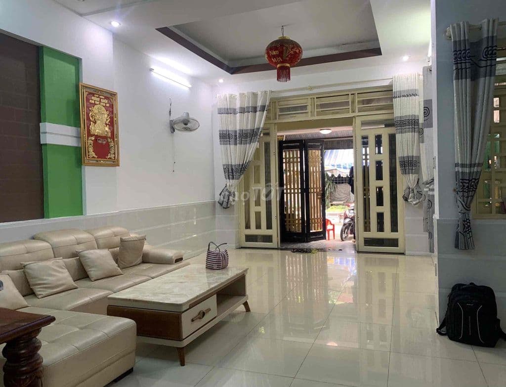 Nhà 1/ Lê thị Hồng 6x15,5 đúc 1T1L 3PN 4wc, hẻm 8m thông vỉa hè rộng
