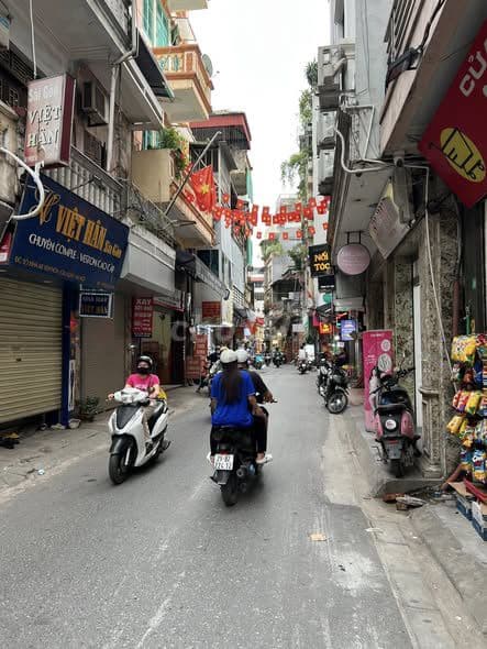 bán nhà 3 tầng Cầu Giấy gần phố