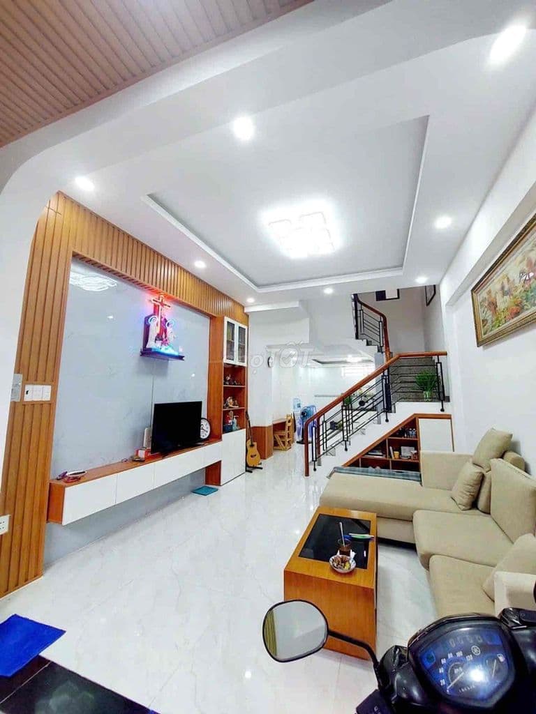 GIÁ 6.X TỶ • GẦN QUANG TRUNG • 4 TẦNG • HXH 1/ • 1 CĂN RA MT • 4x13M