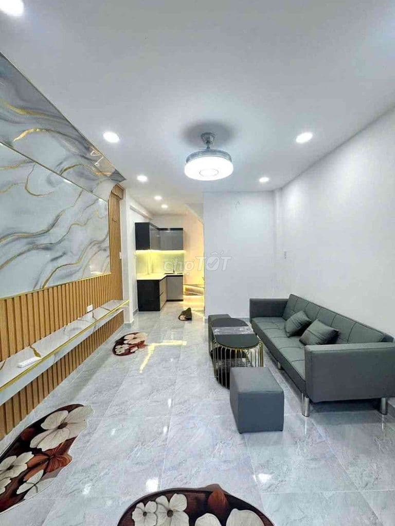 NHÀ ĐẸP Q4- SÁT MẶT TIỀN- 25m2 - 3 LẦU ĐÚC- CHỈ 4 TỶ nhỉnh