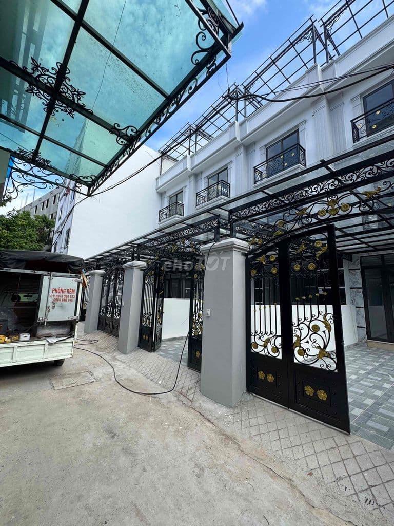 BÁN NHÀ CHÚC SƠN, CHƯƠNG MỸ 🏠 - 63M2 SÂN CỔNG Ô TÔ ĐỖ - Ảnh 2