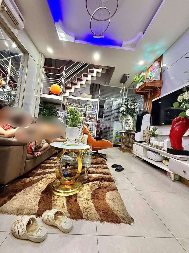 ngay lê thúc hoạch 3 tầng - nhỉnh 3 tỷ