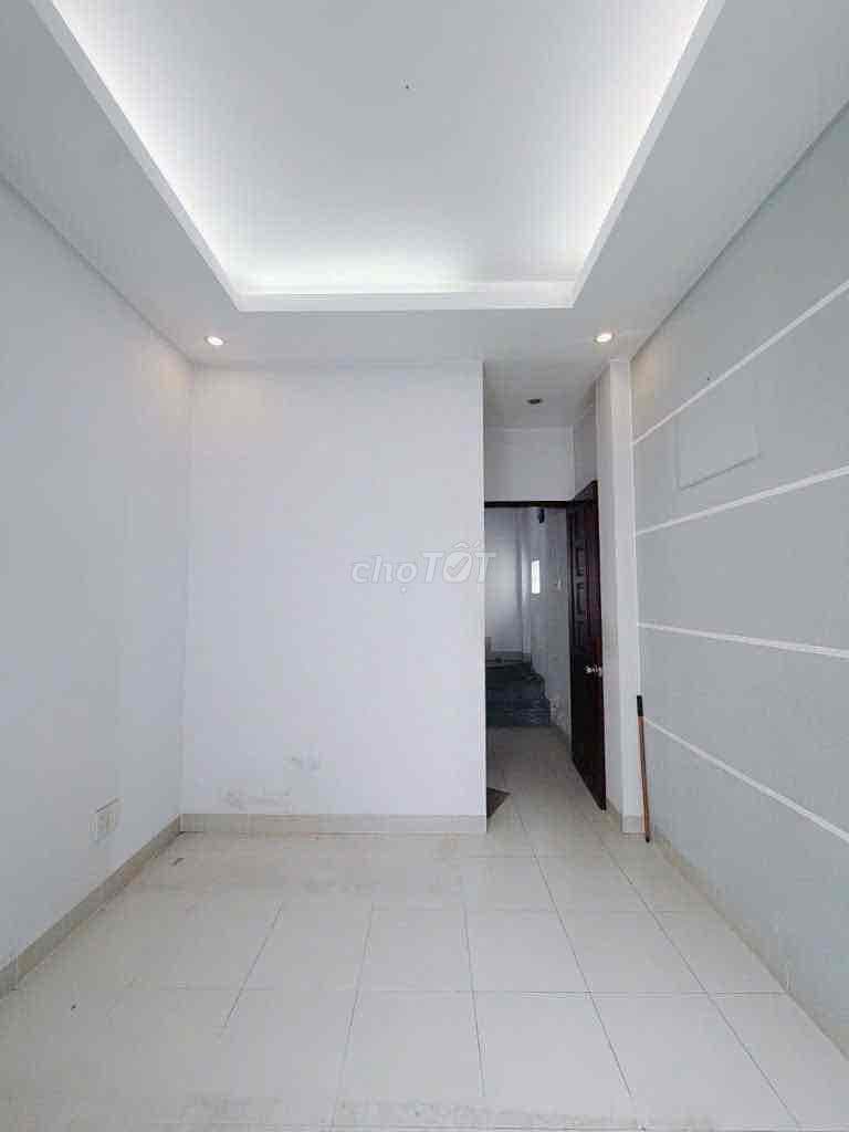 KÈO THƠM Q4- 5 TẦNG- CÁCH TÔN ĐẢN 50M- KHU DÂN CƯ HIỆN HỮU- 3.59TỶ • - Ảnh 2