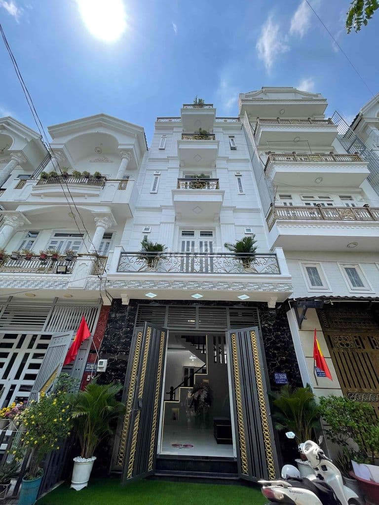 Nhà phố 4 tầng mới Tân Cổ Điển đẹp, mặt tiền sang trọng. 1 mặt hẻm 8m