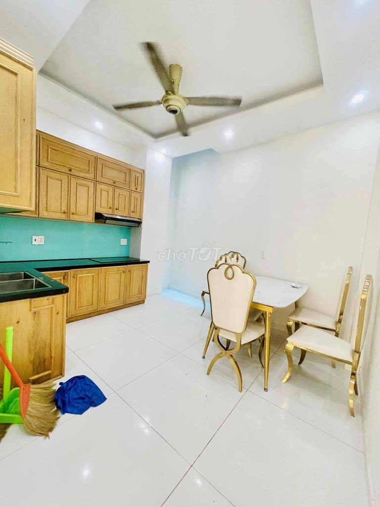 Gấp định cư 7.5 Tỷ giảm về 6.7 Tỷ - Bán nhanh siêu phẩm nhà 4 tầng - Ảnh 2