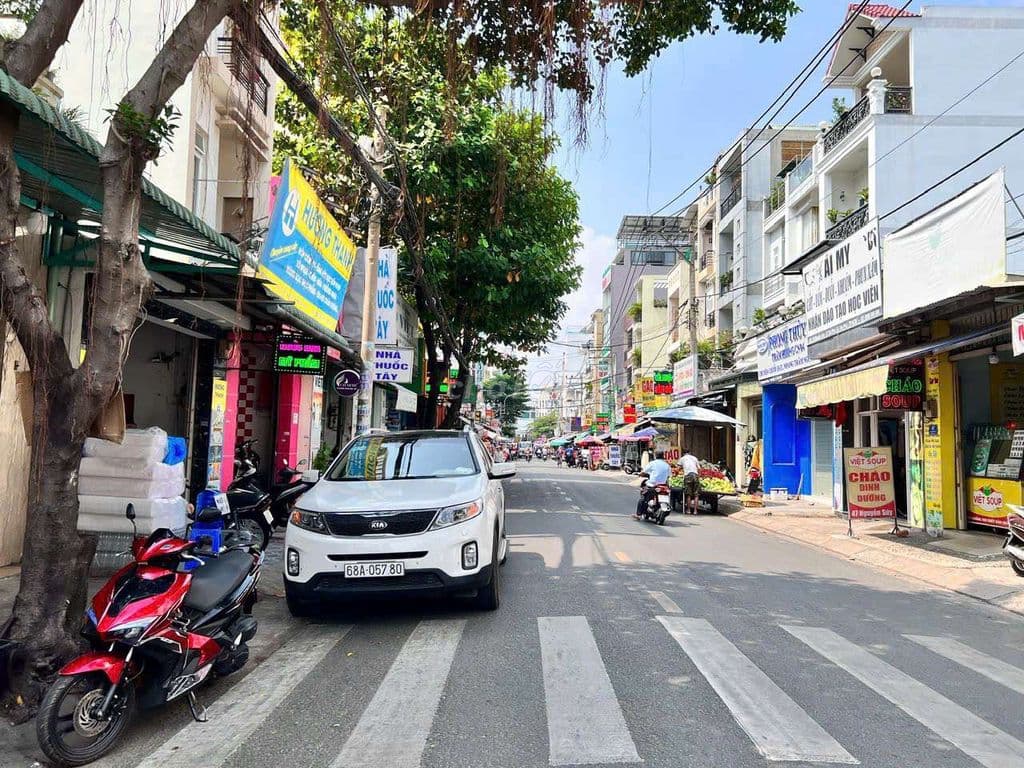 Mặt Tiền Kinh Doanh Ngay Khu Bàu Cát - 40m2 Xây 2 Tầng - Nhinh 8ty