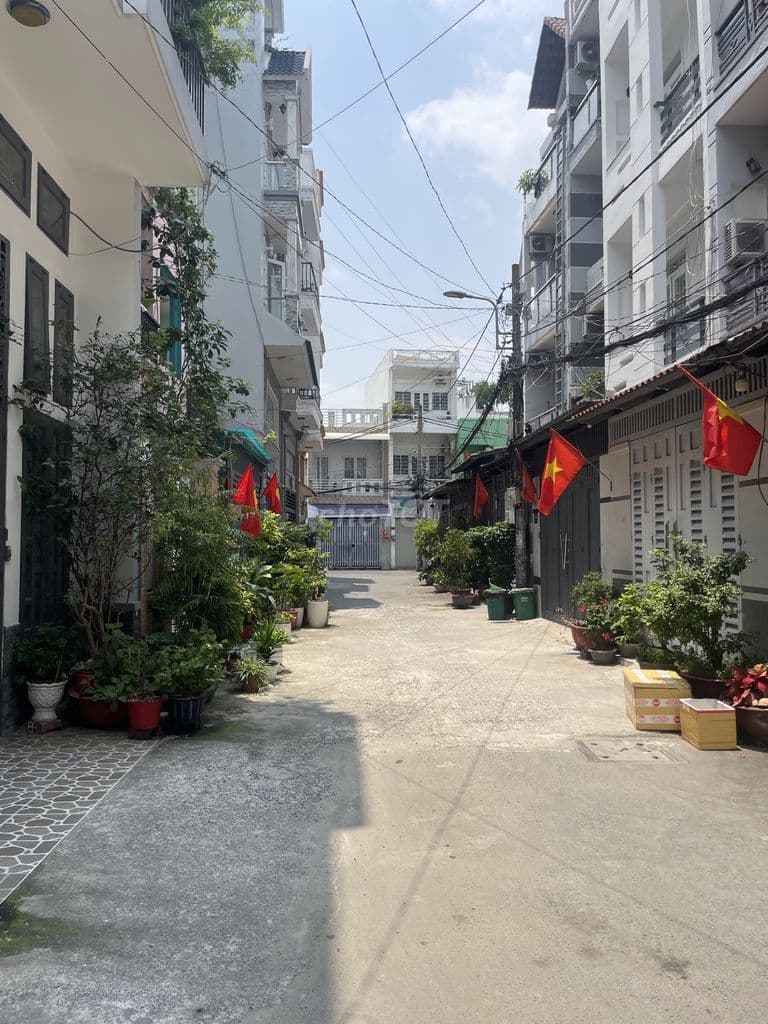 Nhà hẻm xe tải đậu trước nhà - 60m2 - Giá 8.9T - Ảnh 2