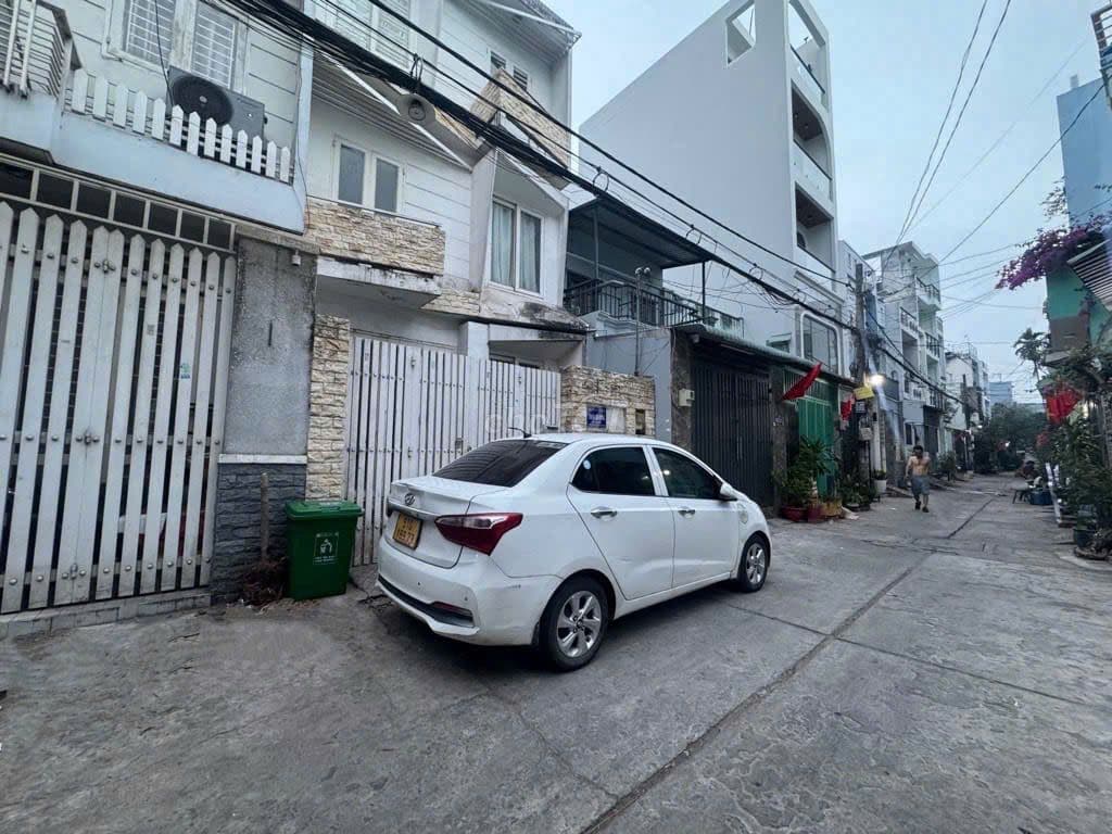 Bán gấp ,nhà MT hẻm , ngang 7x13m , 1 trệt 1 lầu ,4PN ,HL2 ,Bình Tân .