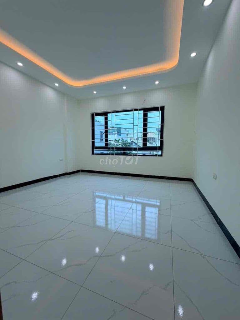 4,33 tỷ nhà Phụng Châu gần Đại Học TDTT ô tô lùi cửa - Ảnh 3