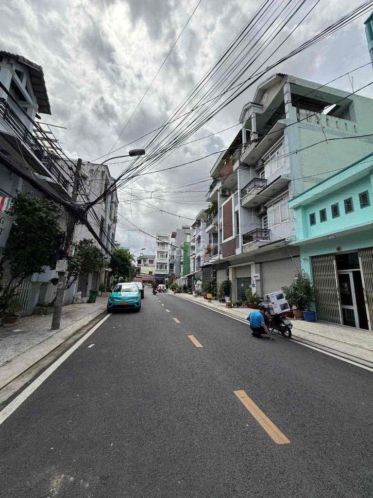 Nhà Nát mặt tiền đường số cạnh Nguyễn Thị Thập - Q.7- DT:4x18m CN 72m2 - Ảnh 2