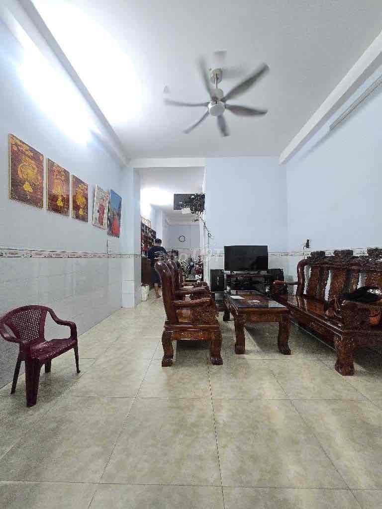 Bán nhà mặt tiền Đường số 11, Linh Xuân, Thủ Đức, 61m2 3 lầu chỉ 6,xTy - Ảnh 3