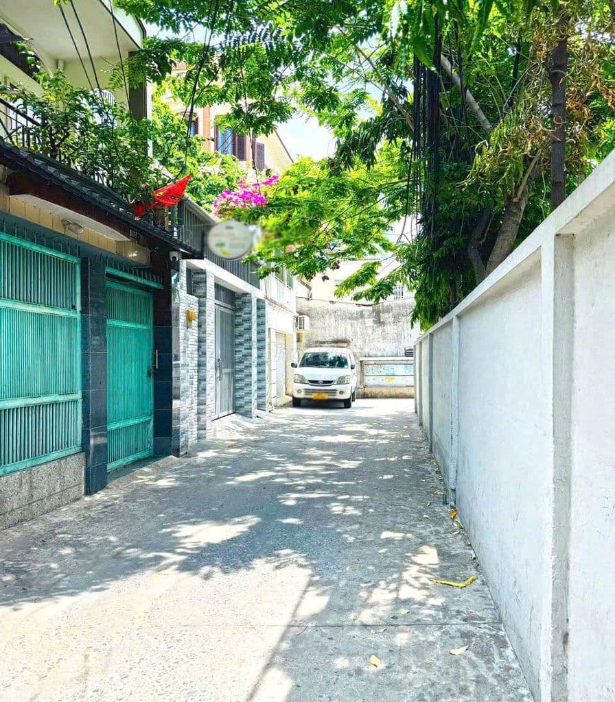 Vị trí đẹp, hẻm 1sec, cách đường lớn 20m ngay nhà thờ Thuận Phát