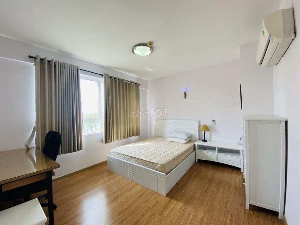 Bán Gấp Căn Hộ Hùng Vương Plaza - 130m², 3PN, 3WC - Sổ Hồng Riêng - Ảnh 2