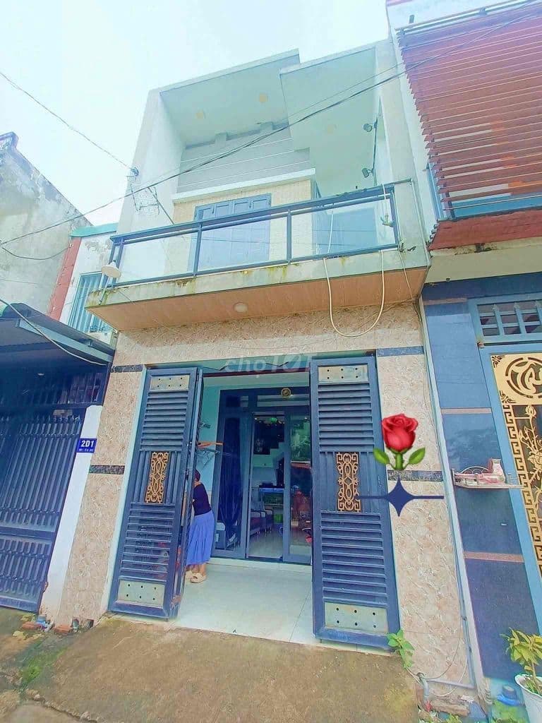 vợ chồng mình cần bán căn nhà 1 trệt 1 lầu gần cầu ông thìn quốc lộ 50