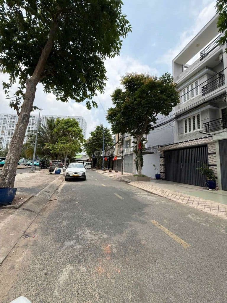 Cần bán gầp Đầt .PTTN khu 10ha .Dương Thị Giang DT 5 x 25 giá 10 tỷ 5 - Ảnh 2