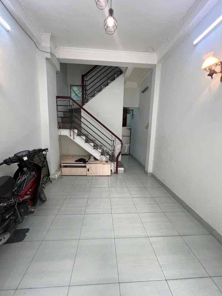 BÁN NHÀ LÝ THƯỜNG KIỆT - TÂN BÌNH GIÁP Q10 - GIÁ 5.5 Tỷ