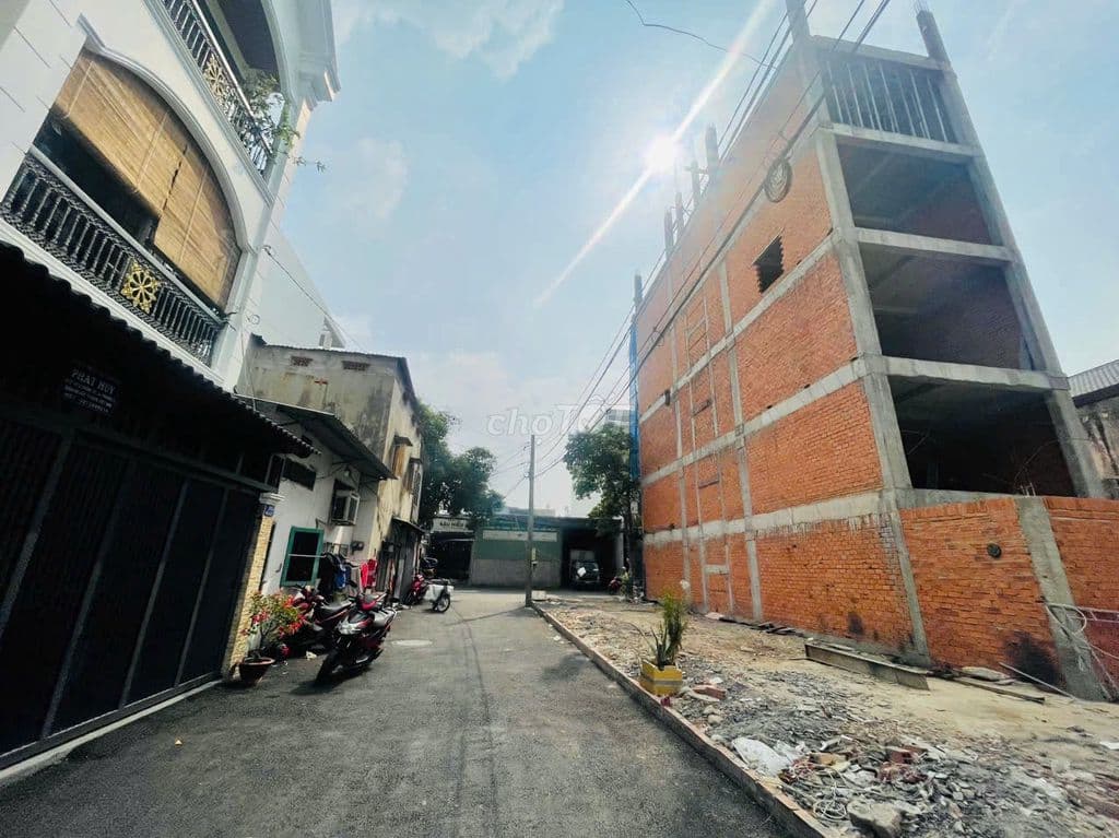 Đất Lô Góc 2 mặt tiền giá chỉ hơn 17 tỷ Đường nhựa Thông12mQuang trung - Ảnh 2