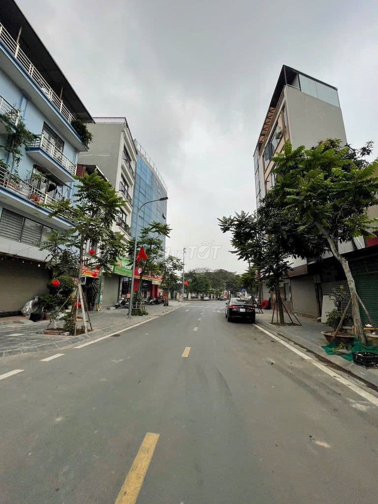 Bán đất phúc lợi, 61m2 mặt phố đường to - Ảnh 2