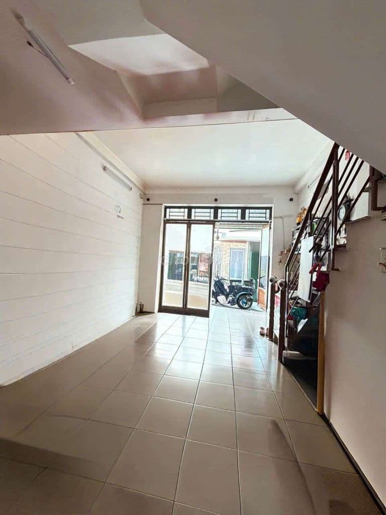 NHÀ 3 TẦNG HƯƠNG LỘ 2 GẦN 4 XÃ HẺM XE TẢI - Ảnh 2