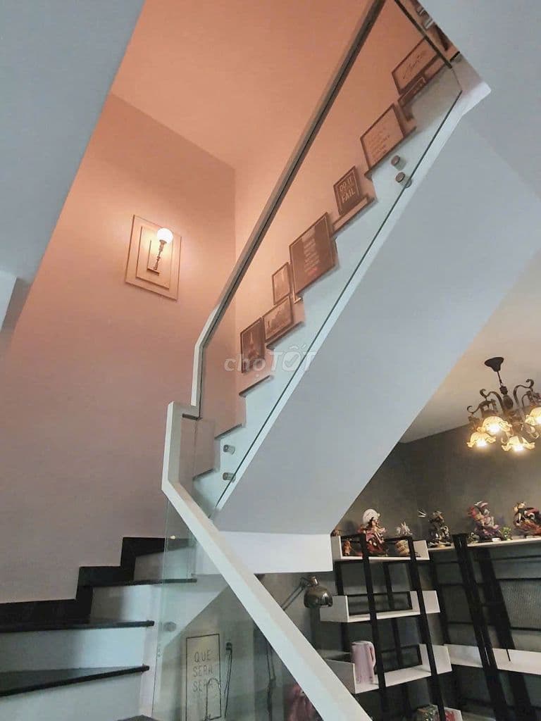 BÁN GẤP NHÀ NGUYỄN VĂN LƯỢNG GV 55n2 giá 1850 , NHÀ ĐẸP GẦN CHỢ