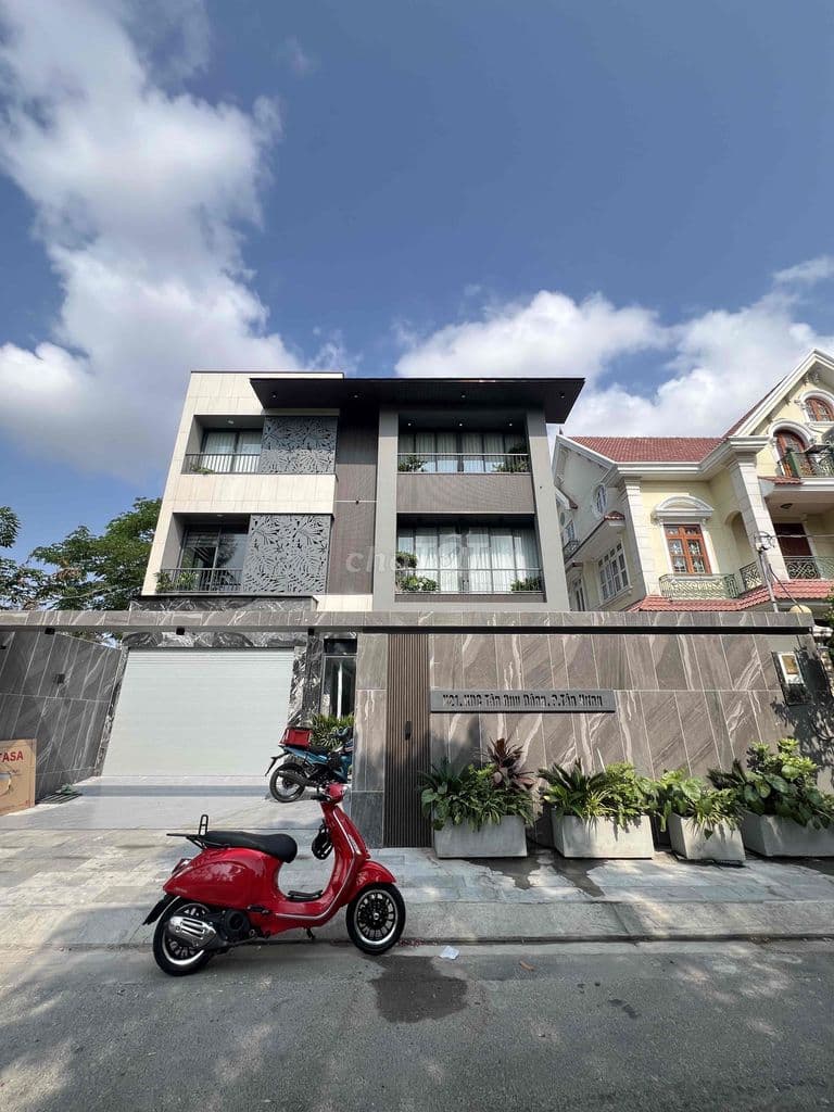 Bán Villa 12x20m view sông Tân Quy Đông nhìn PMH Quận 7