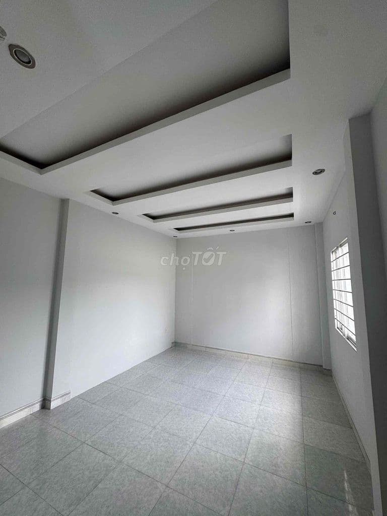 Nhà 4 tầng cách mặt tiền Huỳnh Tấn Phát chỉ 20m - Ảnh 2