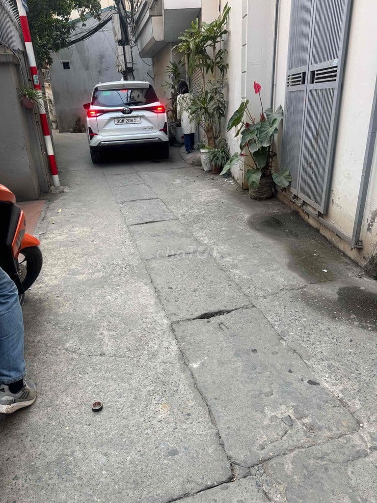 Ô TÔ ĐỖ CỔNG CẠNH NGOẠI GIAO ĐOÀN TÂY HỒ 70m RỘNG 6m NHÀ 4 TẦNG 15Ty5