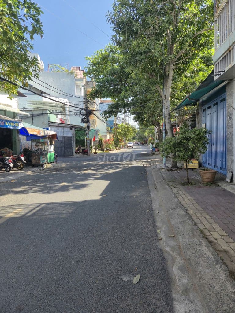 Bán nhà 5x28m đường 185 Phước Long B, Quận 9 giá 11,5 tỷ sổ hồng