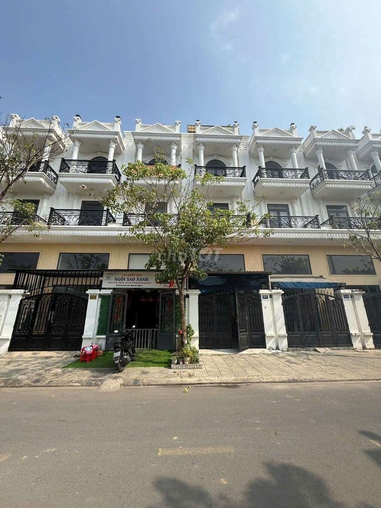 NHÀ ĐẸP KDC NAM LONG – SÁT CẦU VƯỢT NGÃ TƯ GA–4 TẦNG BTCT –6.9 T