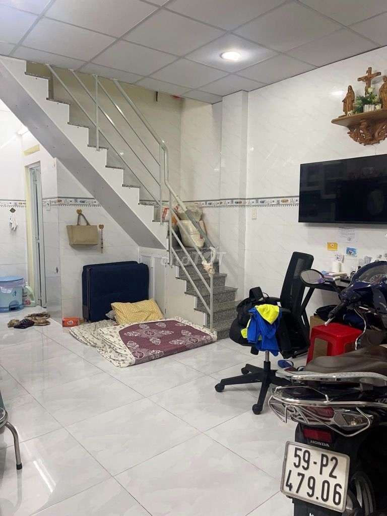 Bán Nhà :Lạc Long Quân P 10 Tân Bình ,Ngang 4M- 28M2, Giá: 2.7Tỷ - Ảnh 2
