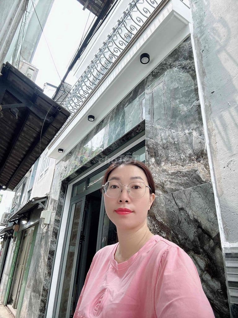 BÌNH TÂN TÊN LỬA NHÀ 3 TẦNG NGAY NHÀ THỜ PHALO