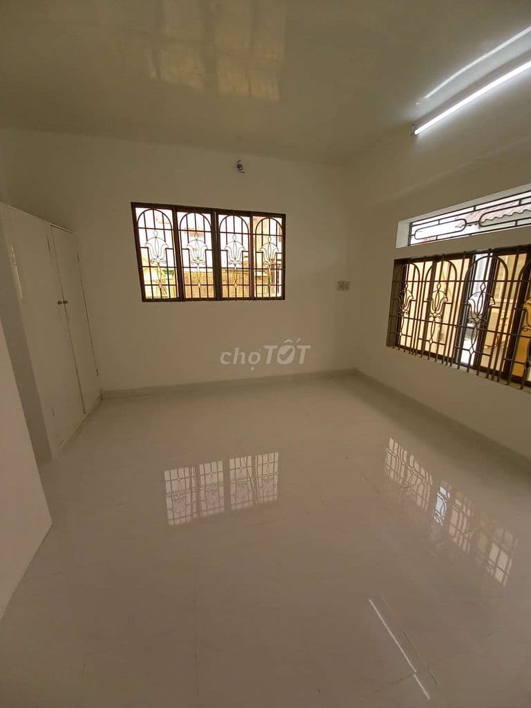 Nhà 1 sẹc ngay đường Phạm Văn Chí thoáng mát - Ảnh 3