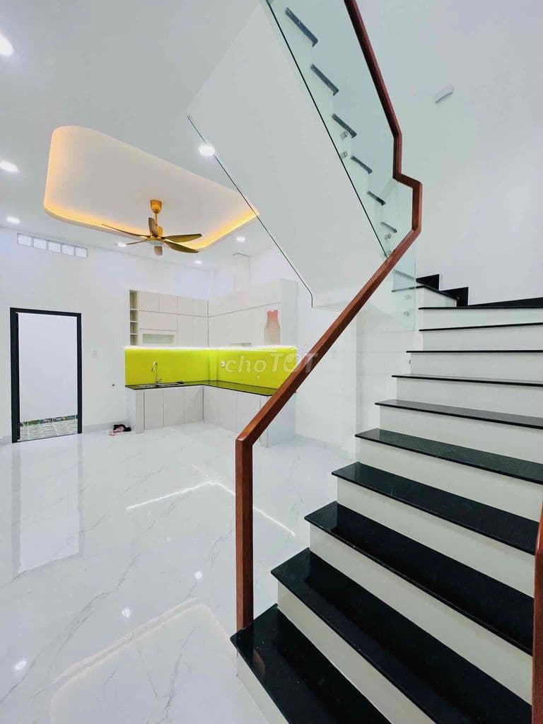 NHÀ ĐẸP Ở NGAY, HẺM XE TẢI 1/ SÁT TÊN LỬA, BV BÌNH TÂN, 4x18, 5,xxĐ - Ảnh 3
