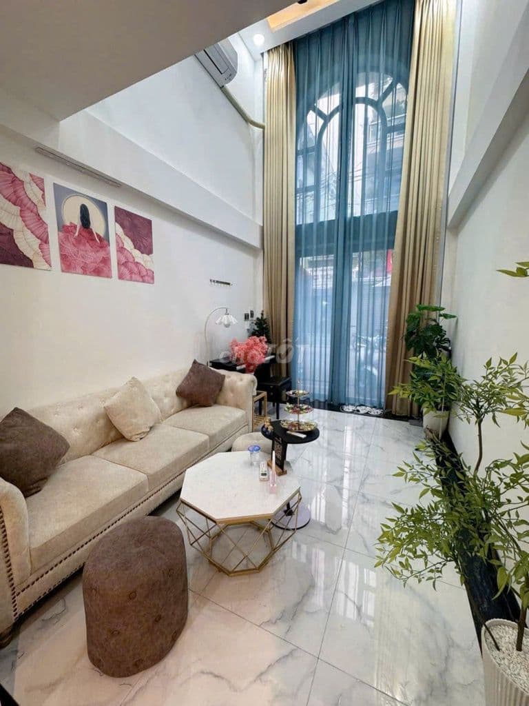 Bán nhanh nhà mặt tiền từ 9,5 tỷ xuống 9 tỷ, xe hơi quay đầu - Ảnh 2