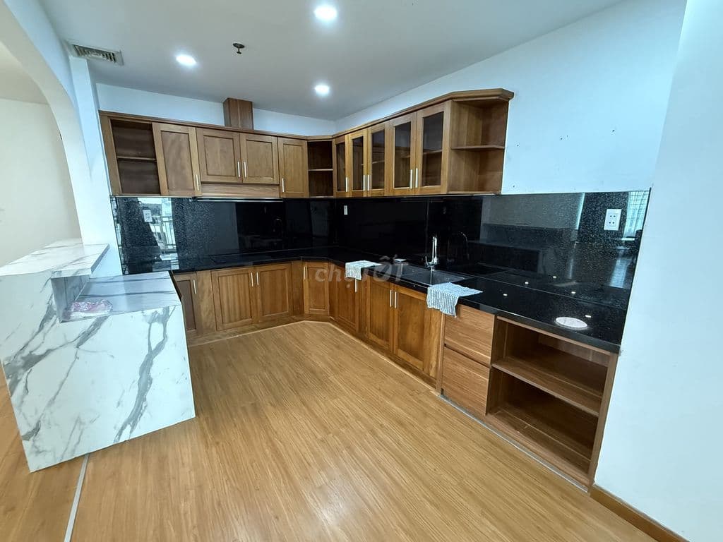 Bán căn hộ Giai Việt - Tạ Quang Bửu DT 150m2, 3PN, 2WC