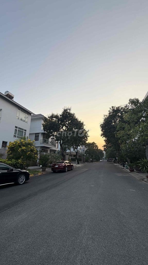 Bán Lô Đất Góc Sadeco Ven Sông Đối Diện Trường R.mit Giá Mềm - Ảnh 2