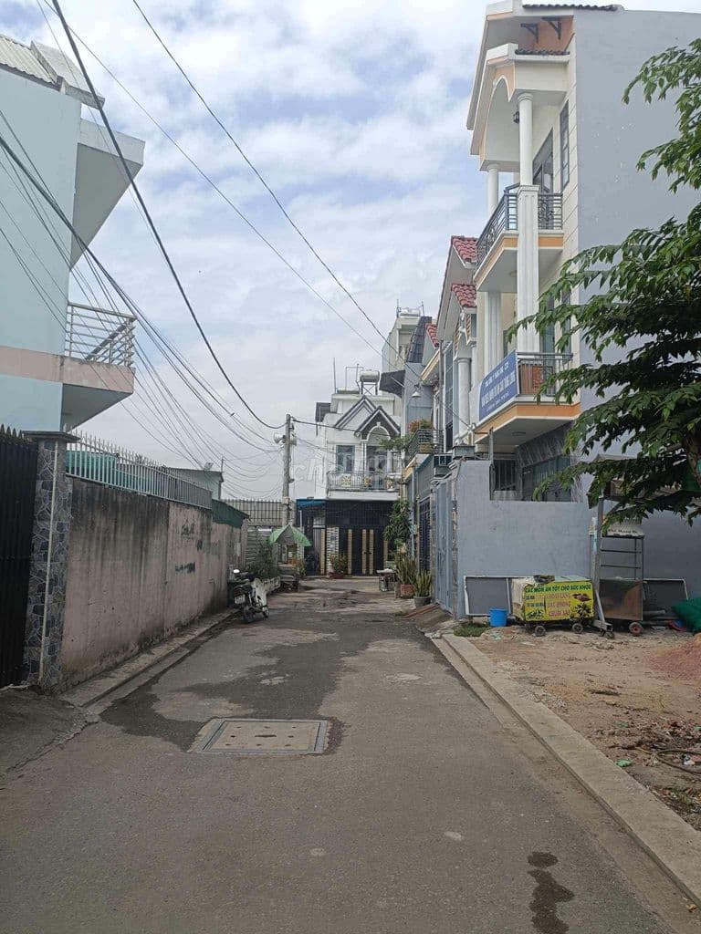 NHÀ HẺM XE HƠI 2 TẦNG LÃ XUÂN OAI QUẬN 9, 3PN, CHỈ 4,65 TỶ