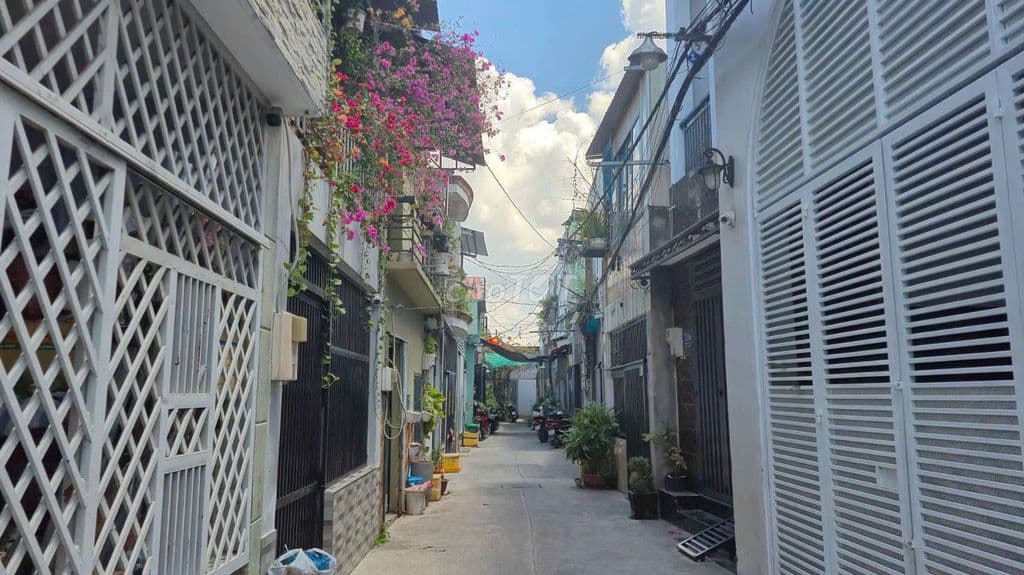 Bán nhà gần Vạn Phúc city. hxh. 4x10(40m2) - Giá 3.85 tỷ tl