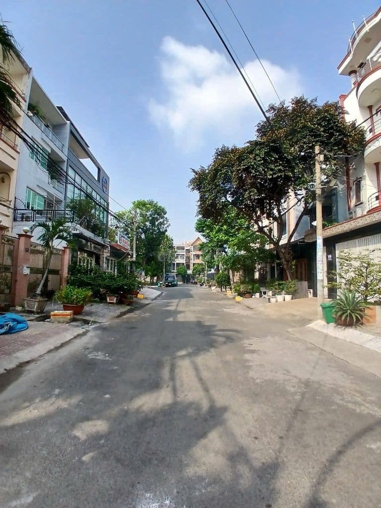 BIỆT THỰ KHU TÊN LỬA NGAY SÁT ĐƯỜNG SỐ 1, 6x16.5m 1TRỆT 1LỬNG 2 LẦU ST - Ảnh 2