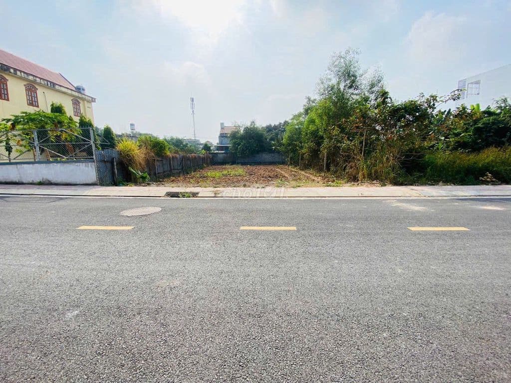 Đất ngộp 120m2 đất full thổ cư,X.Tân Phú Trung,Củ Chi.Giá 875 triệu