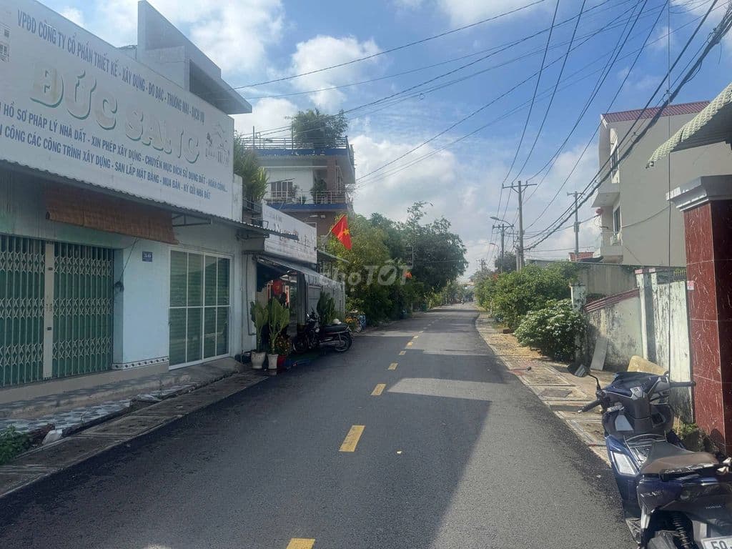 ĐẤT NGỘP MẶT TIỀN ĐƯỜNG NHỰA TRUNG TÂM CỦ CHI,7.5X13 - 98M2,SHR,700TR - Ảnh 2